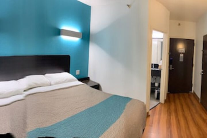 1 King Bed (7 of 14)