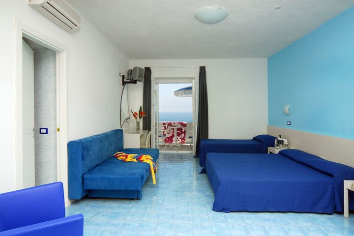Room 12 of 61