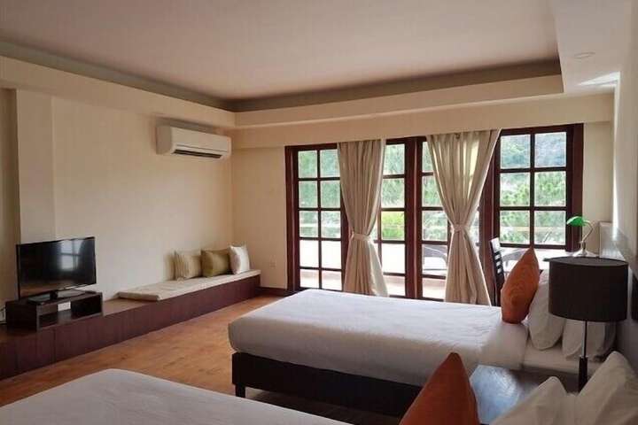 Room 5 of 20