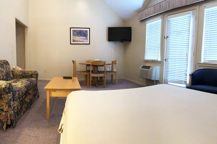 Room 11 of 13