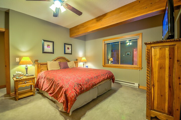 Room 25 of 172