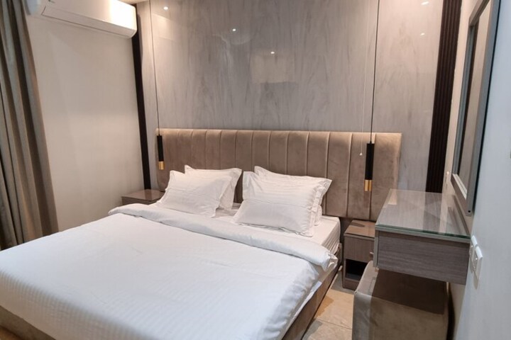 Room 12 of 57