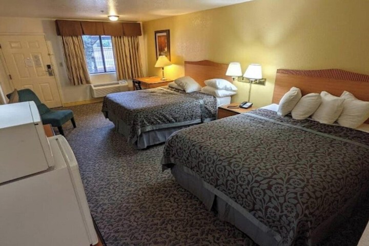 Room 32 of 91