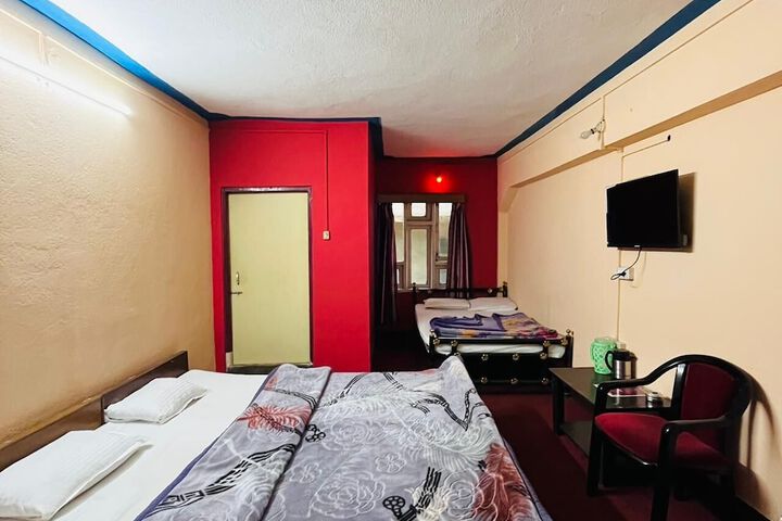 Room 3 of 28