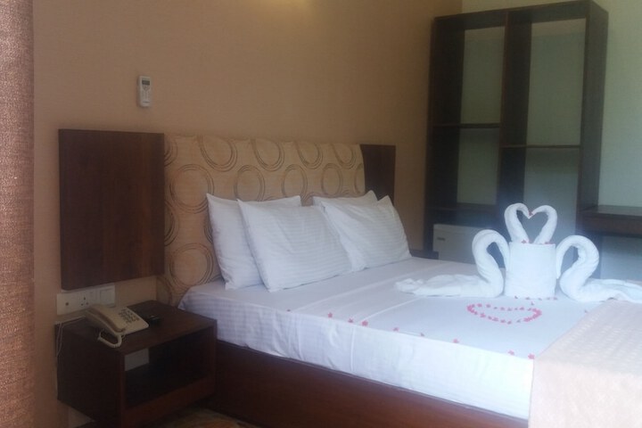 Room 9 of 20