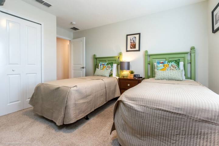 Room 14 of 52