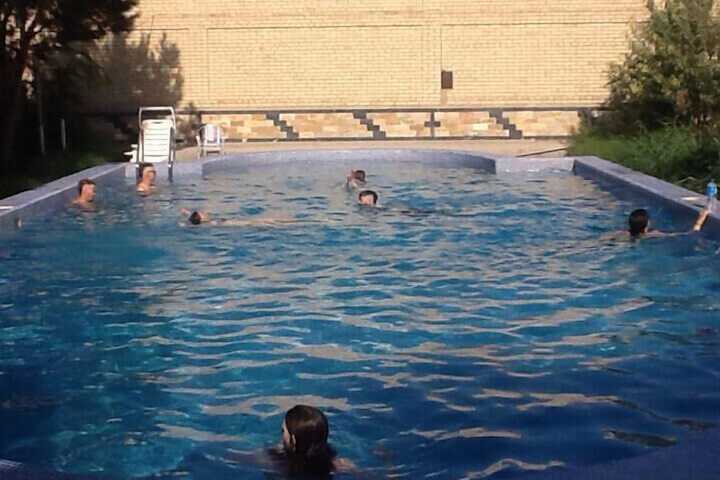 Pool 24 of 32