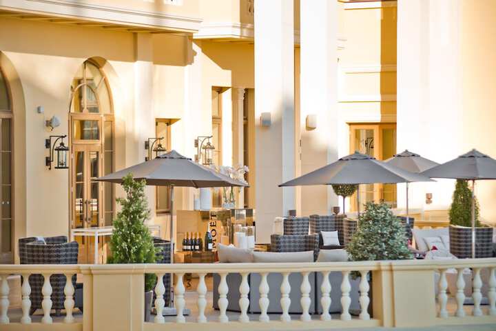 Entrance & Lobby