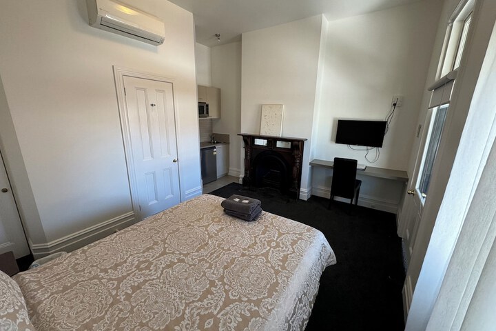 Room 10 of 31