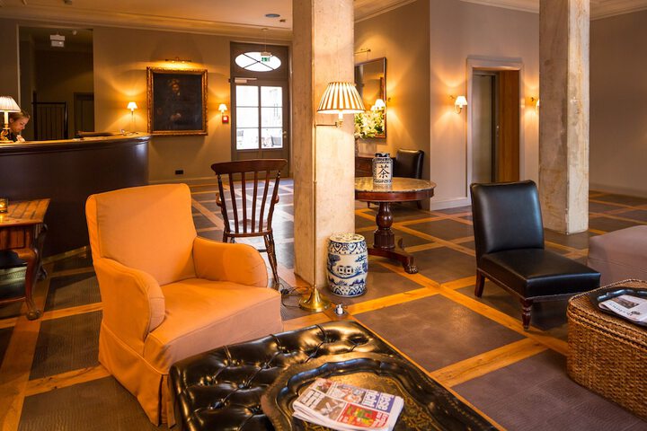 Guest Lobby