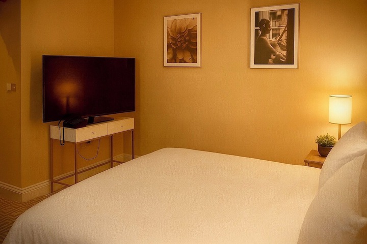 Room 9 of 55