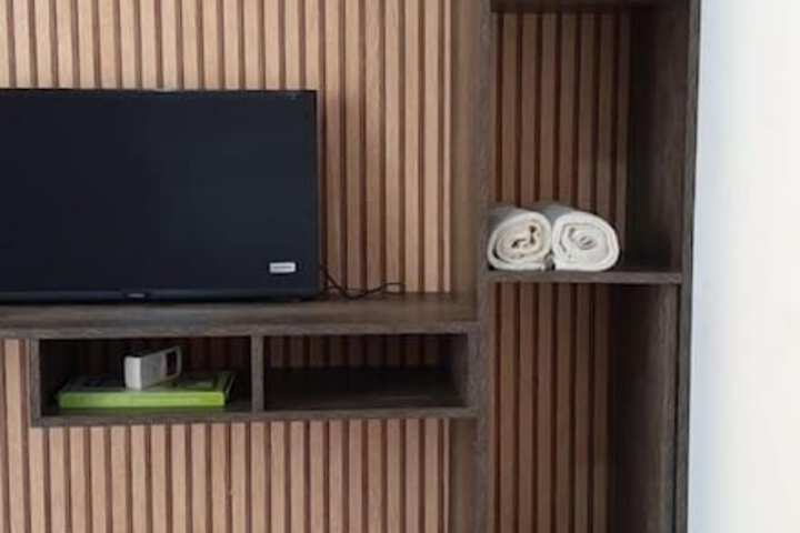 Room 8 of 48