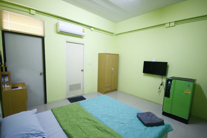 Room 5 of 15