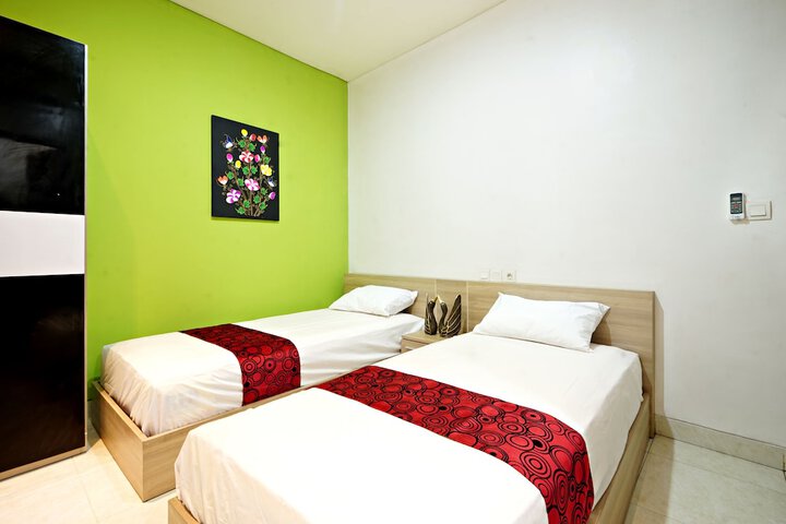 Room 13 of 42