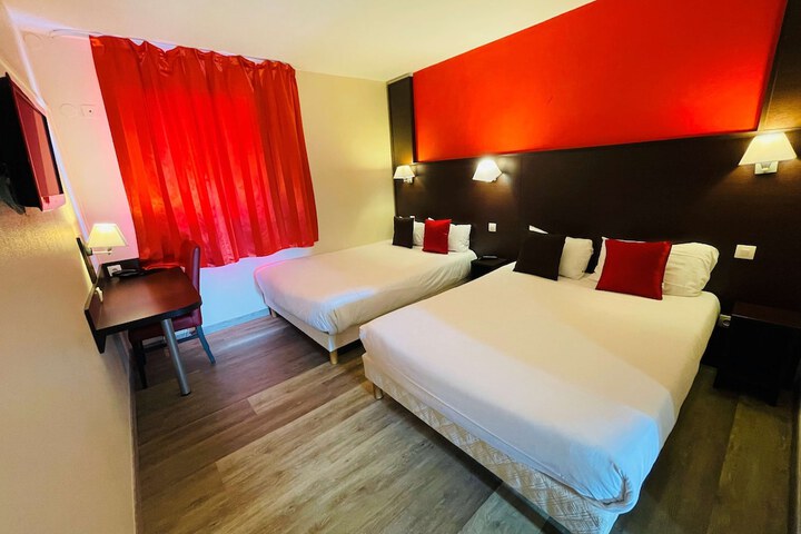 Room 27 of 44