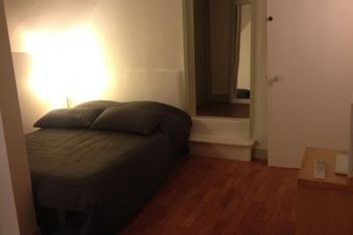 Room 33 of 85