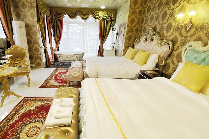 Room 55 of 185