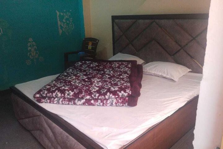 Room 10 of 40