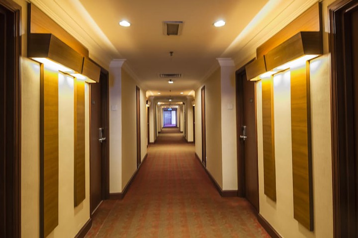 Ballroom/Hall 70 of 74