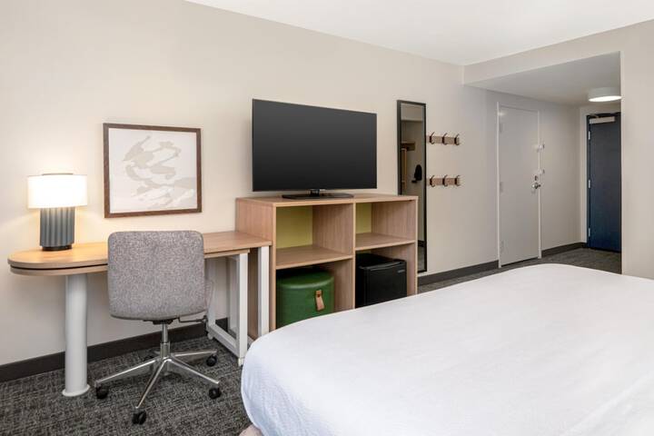 Room 35 of 71