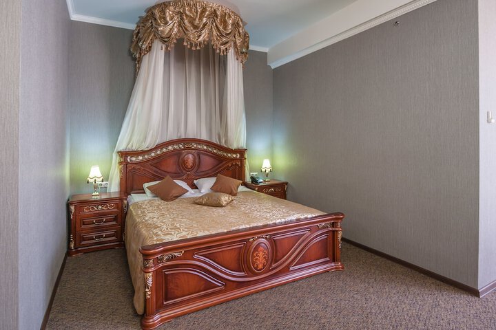 Room 5 of 63