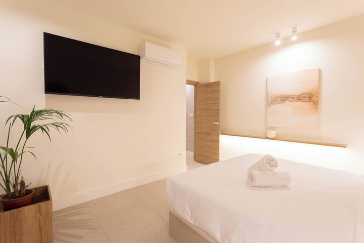 Room 8 of 91