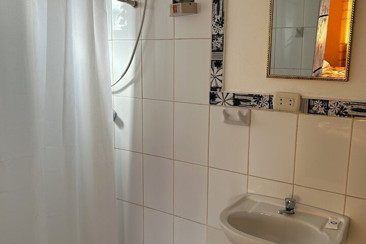 Room 10 of 15