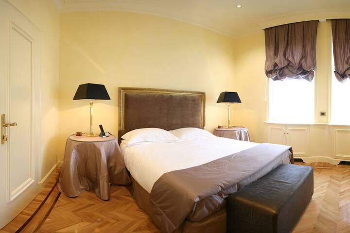 Room 34 of 77