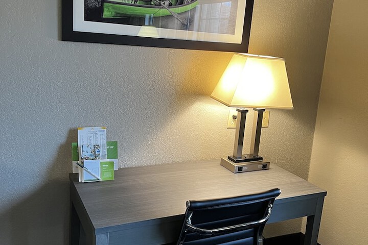 Room 7 of 38