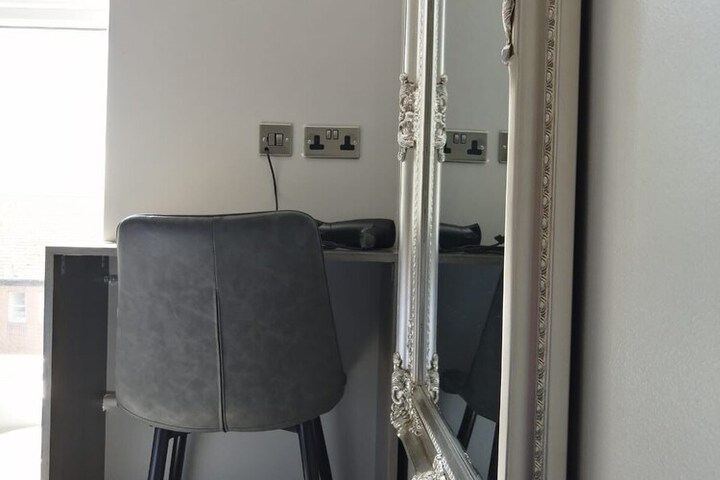 Room 9 of 15