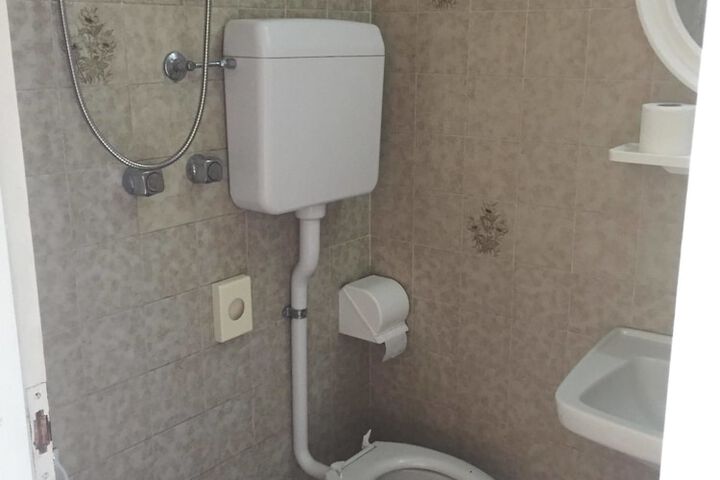 Room 3 of 9