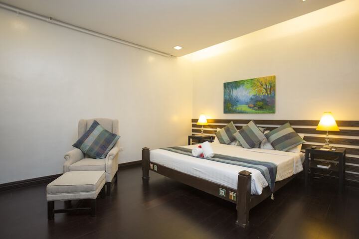 Room 6 of 74