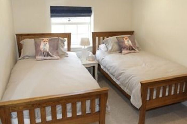Room 7 of 18