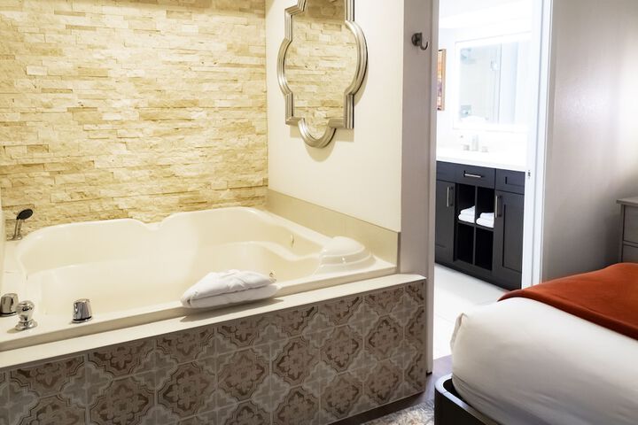 Jetted tub