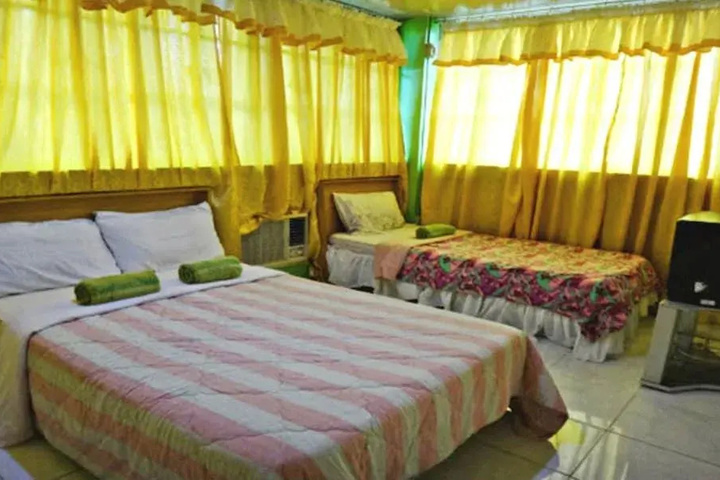 Room 4 of 15