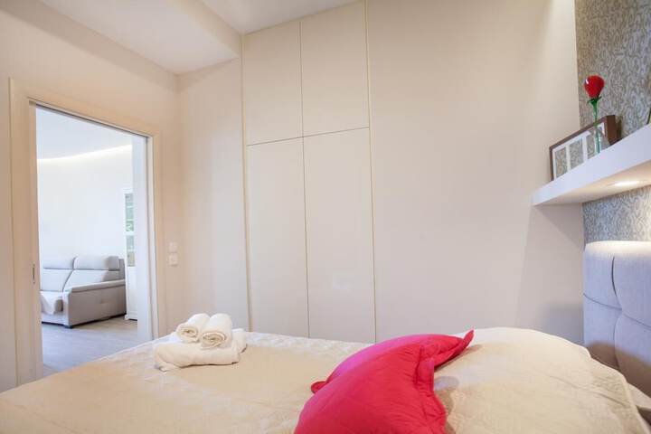Room 4 of 19