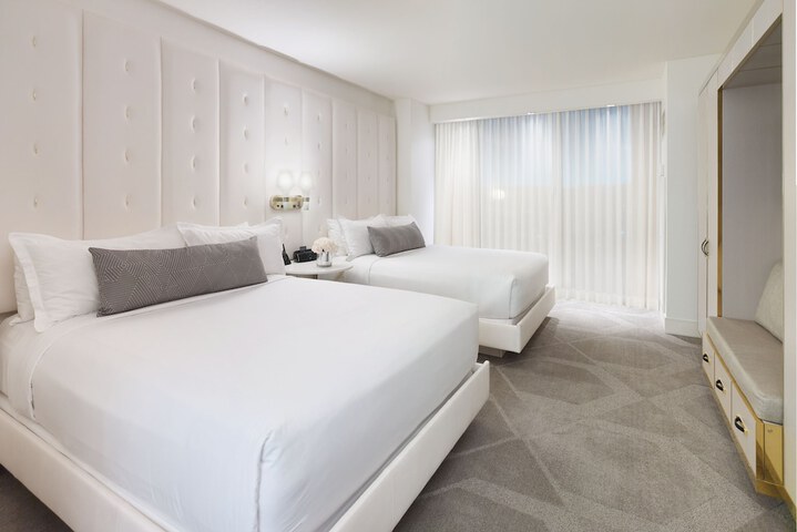 Room 32 of 70