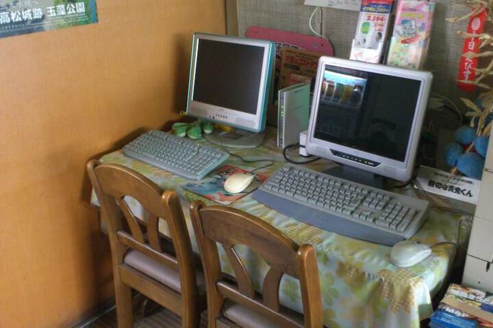 Business Center 16 of 17