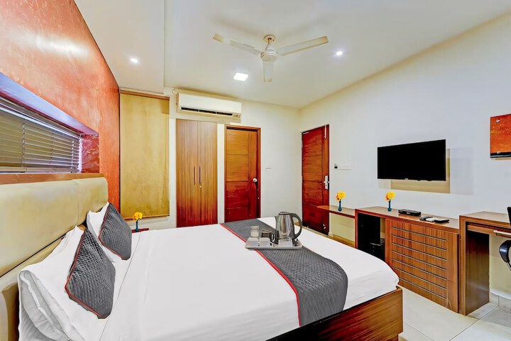 Room 8 of 15