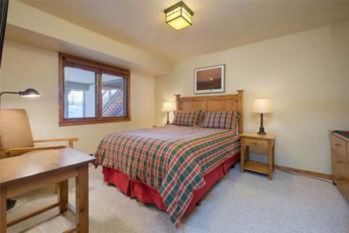Room 8 of 19