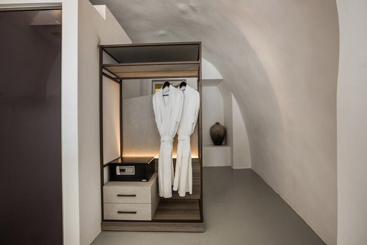 Room 60 of 176