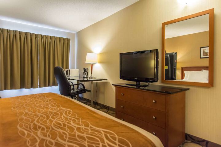 Room 4 of 25