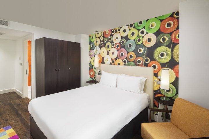 Room 31 of 102
