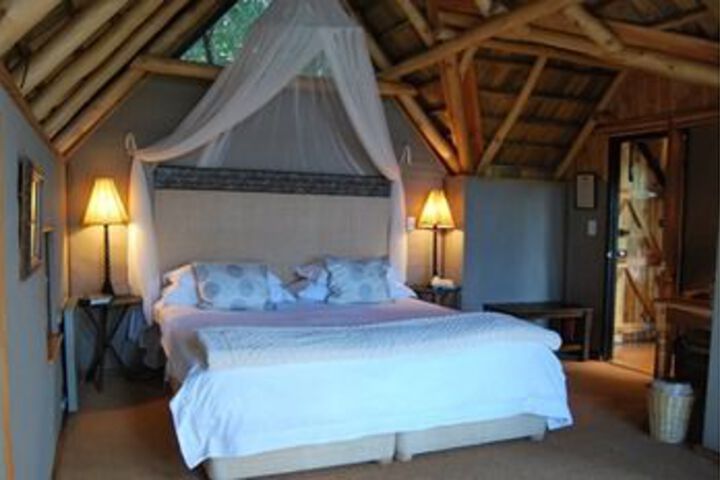Room 4 of 16