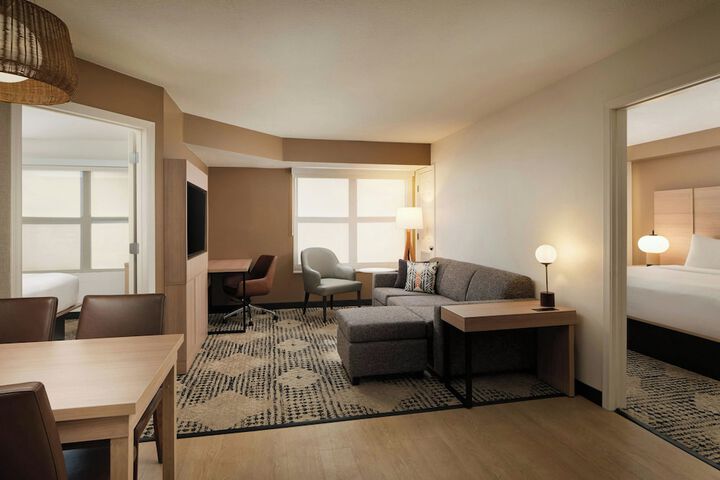 Room 10 of 46