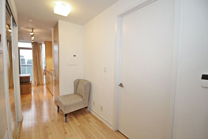 Room 32 of 69