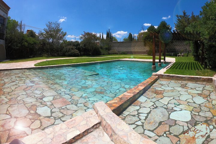 Pool 51 of 149