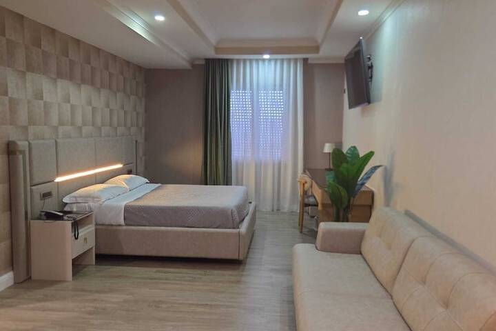 Room 22 of 37