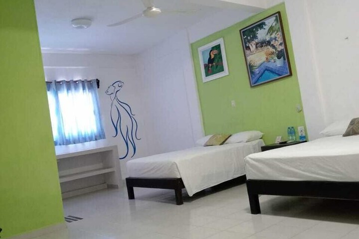 Room 6 of 12
