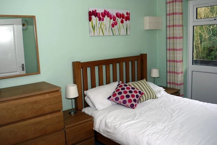 Room 3 of 8